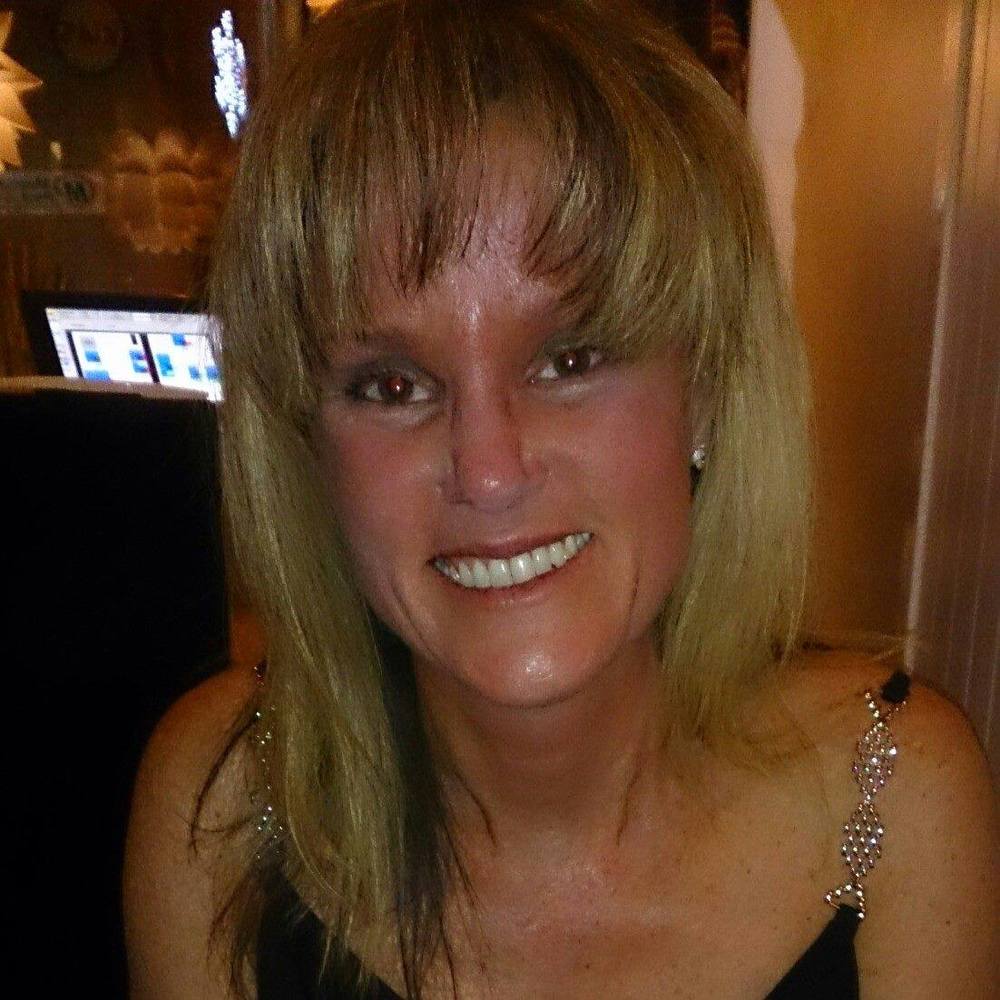 Meet your Posher, Dina