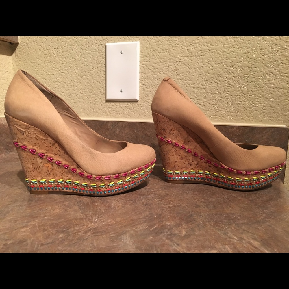 ‼️Reduced Price‼️Cute Gianni Bini summer wedges!