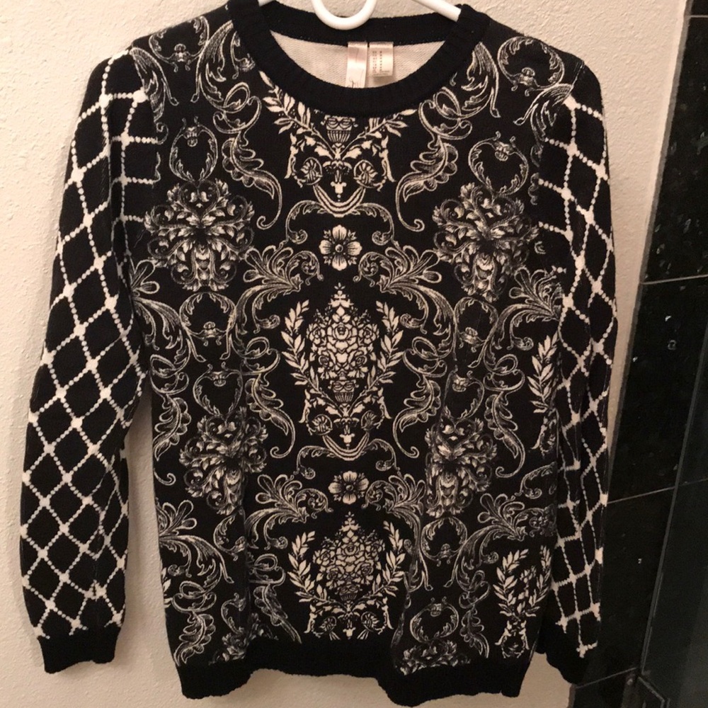 Forever 21 black white damask sweeter pullover