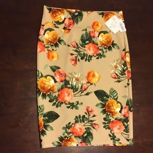 🦄Lularoe Floral Unicorn L Cassie🦄