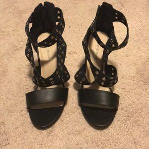 Sexy black and gold heels.