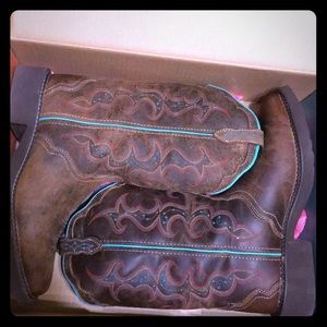 Justin Boots - square toed