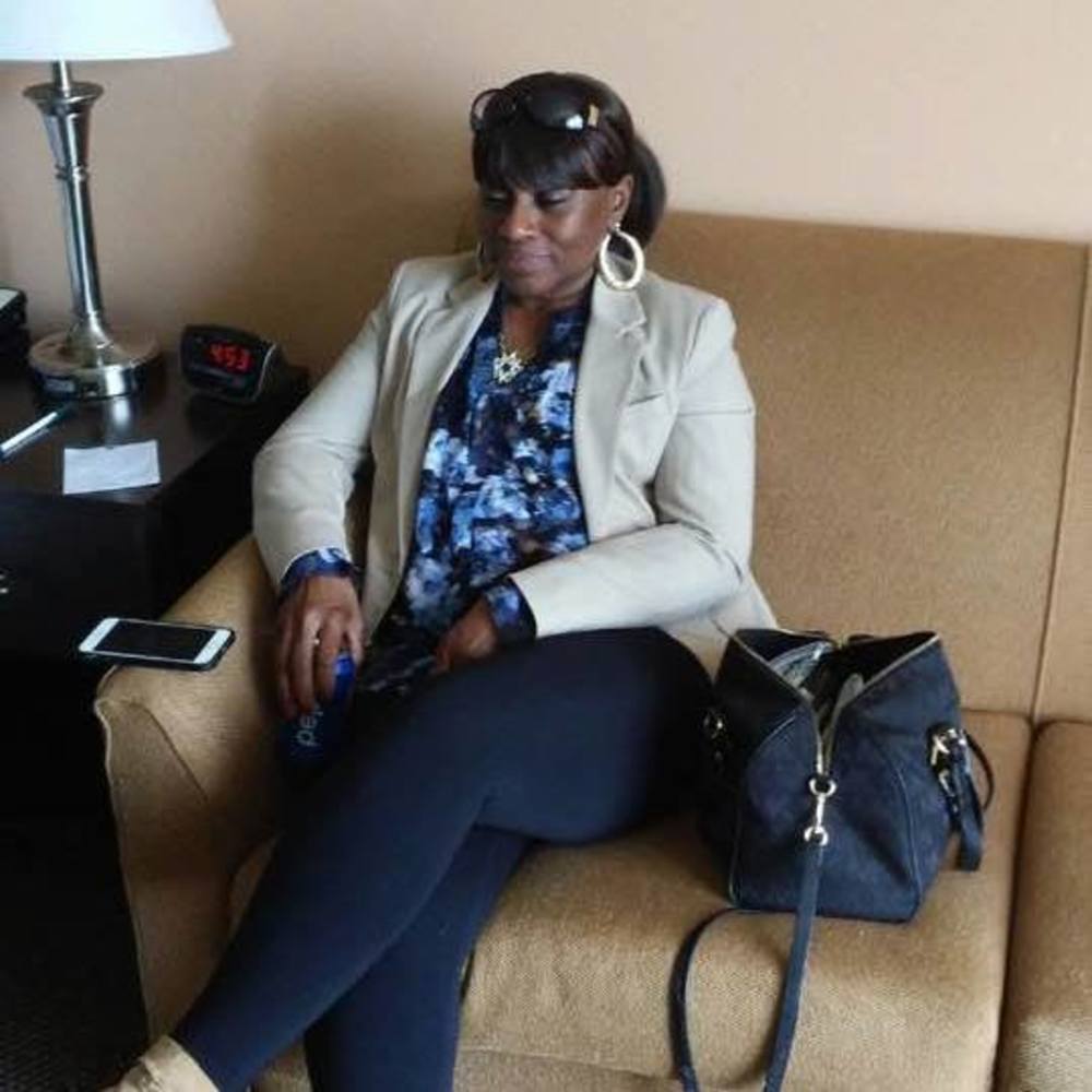 Meet your Posher, Pamela