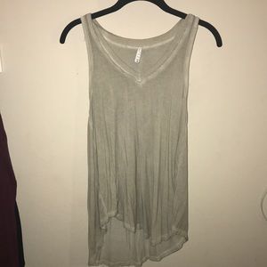 sage muscle tee