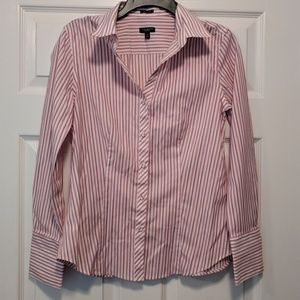 Talbots wrinkle resistant button down blouse 6