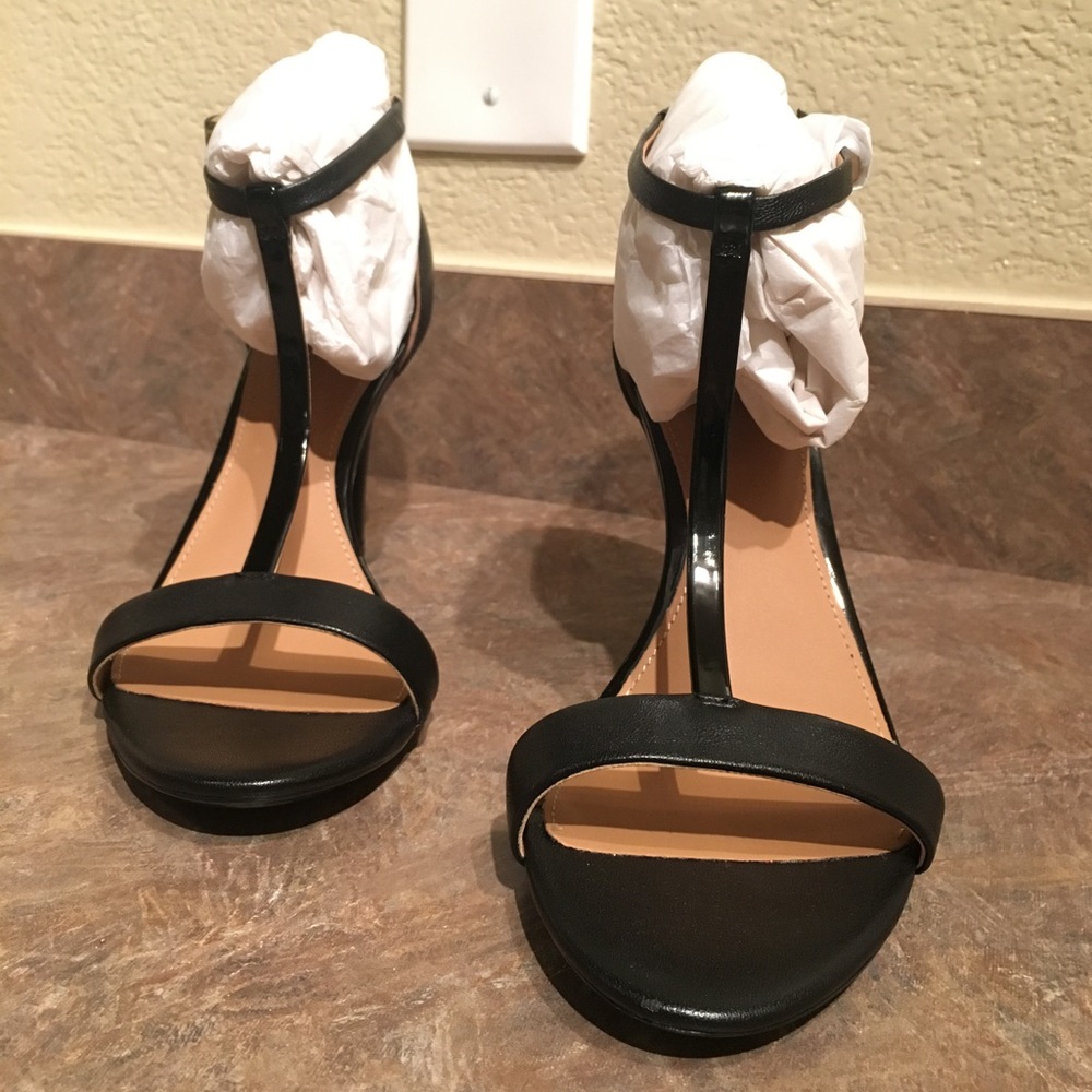 ‼️Moving sale‼️Brand new Calvin Klein heels!