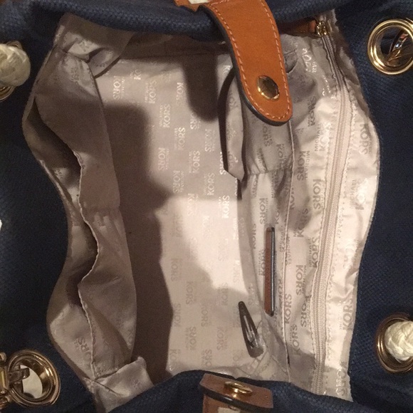 ❌❌SOLD❌❌Michael Kors purse - Picture 3 of 6