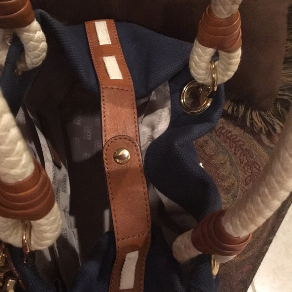 ❌❌SOLD❌❌Michael Kors purse - Picture 6 of 6