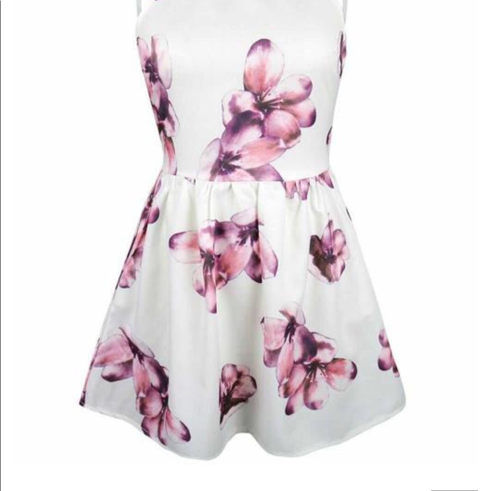 ❤️White Floral Dress❤️ - Picture 5 of 5
