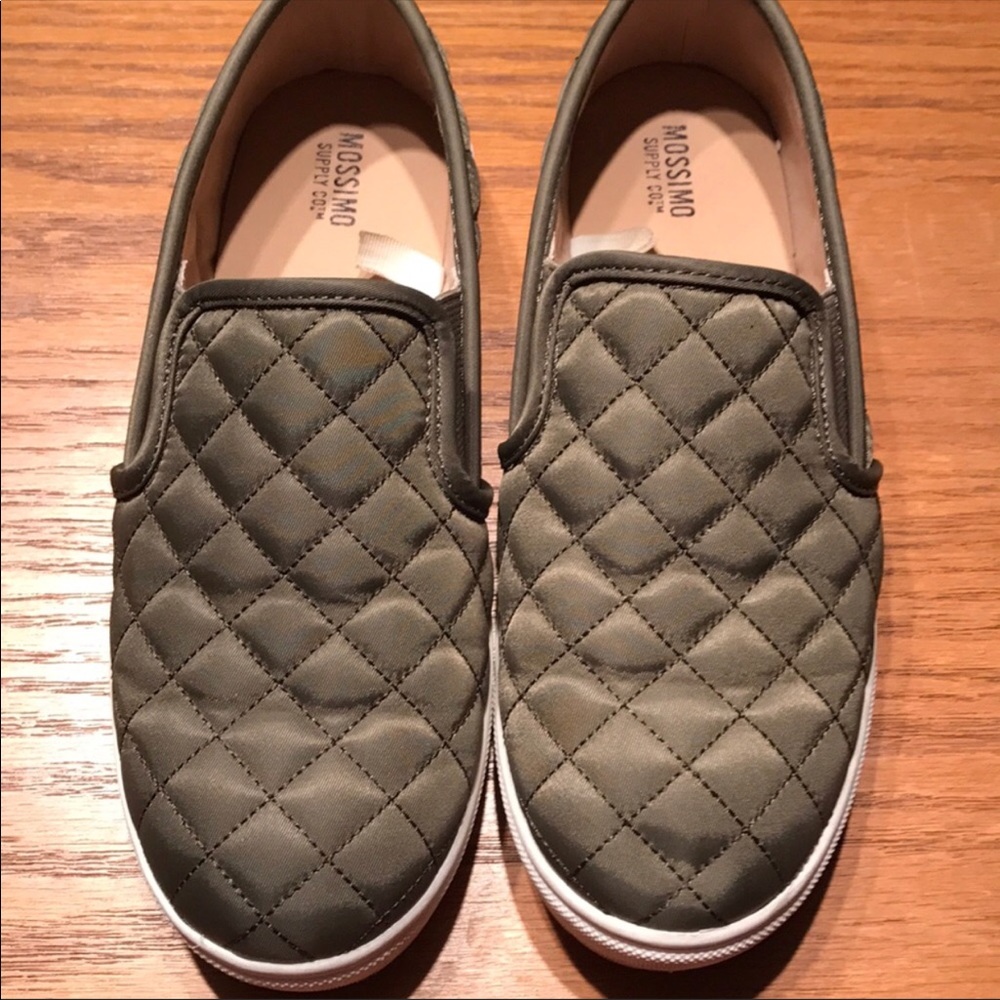 Olive green Mossimo shoes ❗️