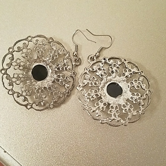 Intricate silver and turquoise earings - Picture 4 of 5