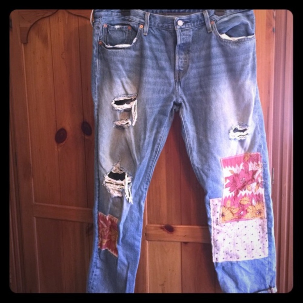 Levi’s distressed 501 jeans
