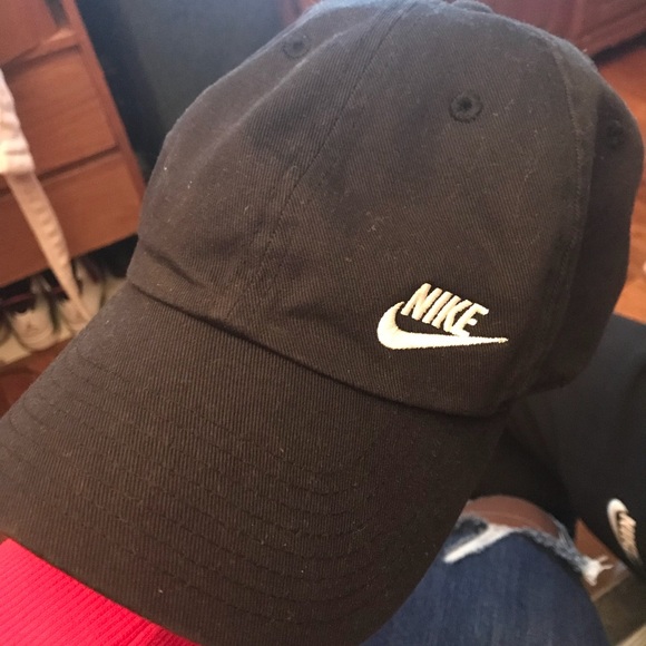 Nike hat - Picture 1 of 1