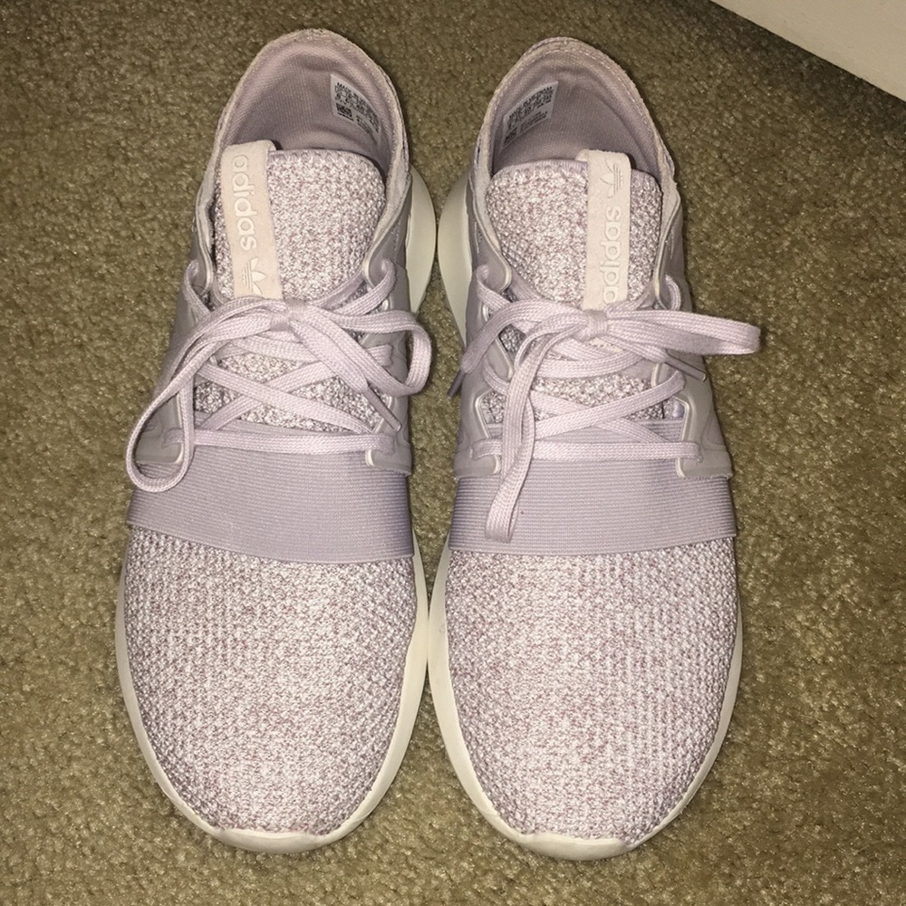 🌸Women’s Adidas Tubular🌸