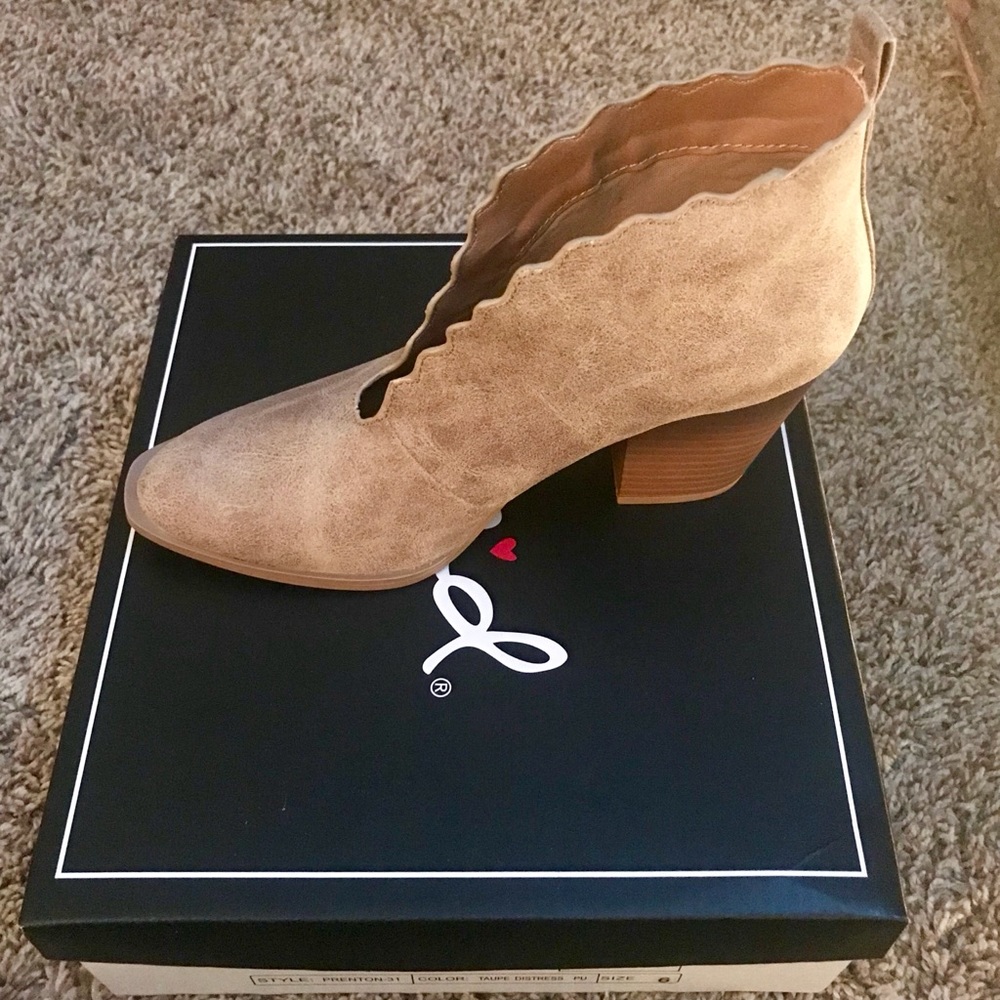 Ankle boot - Picture 2 of 2