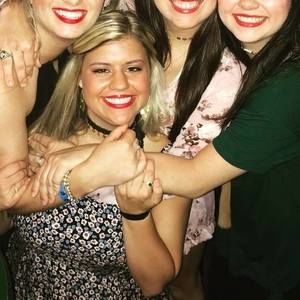 Meet your Posher, Lauren