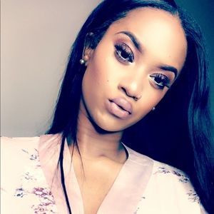 Meet your Posher, Nikia