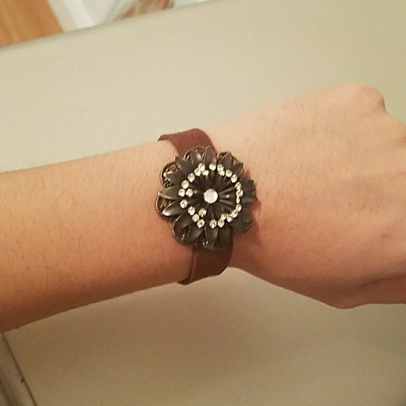 Brown flower bracelet. The Buckle type style - Picture 6 of 7