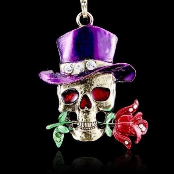 GaveAsGift/MardiGrasPendant🎩💀🌹 - Picture 1 of 8