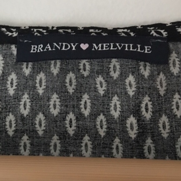 Brandy Melville Zosia Black Printed Top - Picture 4 of 4
