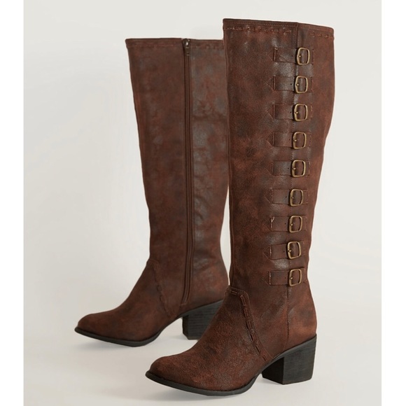 Heeled Knee High Multiple Buckle Boots - Picture 4 of 5