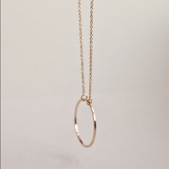 Simple gold circle ring - Picture 3 of 3