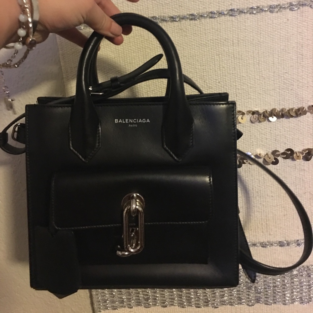 Avail designer bags 😊