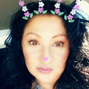 Meet your Posher, Elaine