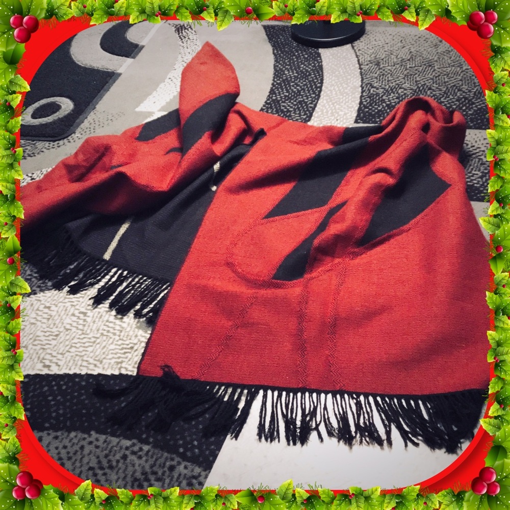 Dramatic Reversible Poncho - Picture 2 of 2