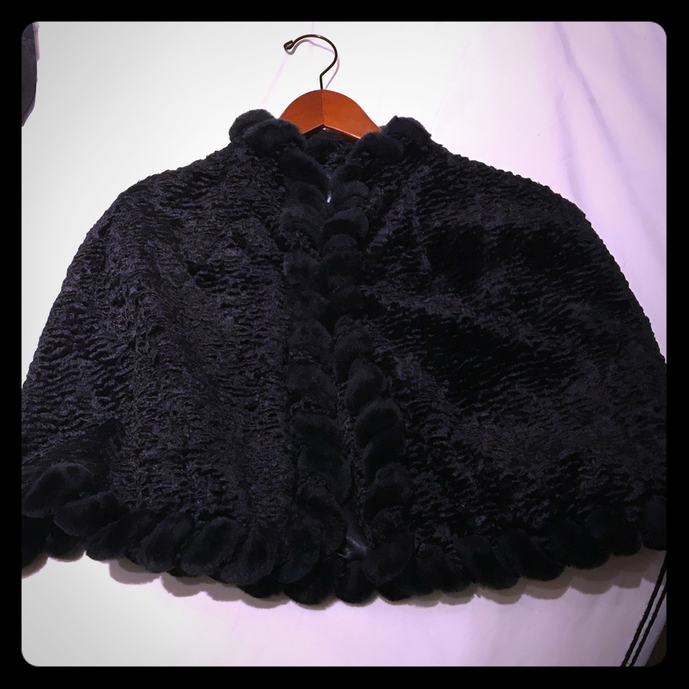 Black faux fur cape
