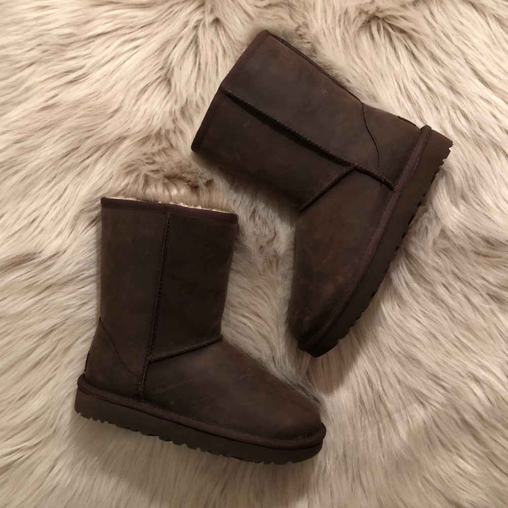 Uggs classic short size 5