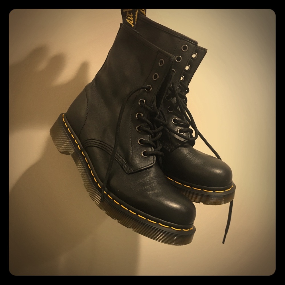 Dr. Martens Women's Originals Pascal 8-Eye Boots