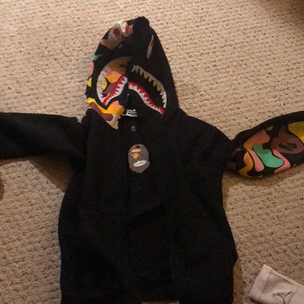 I wore this 2 times and in perfect condition.