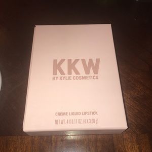 KKW LIQUID LIPS
