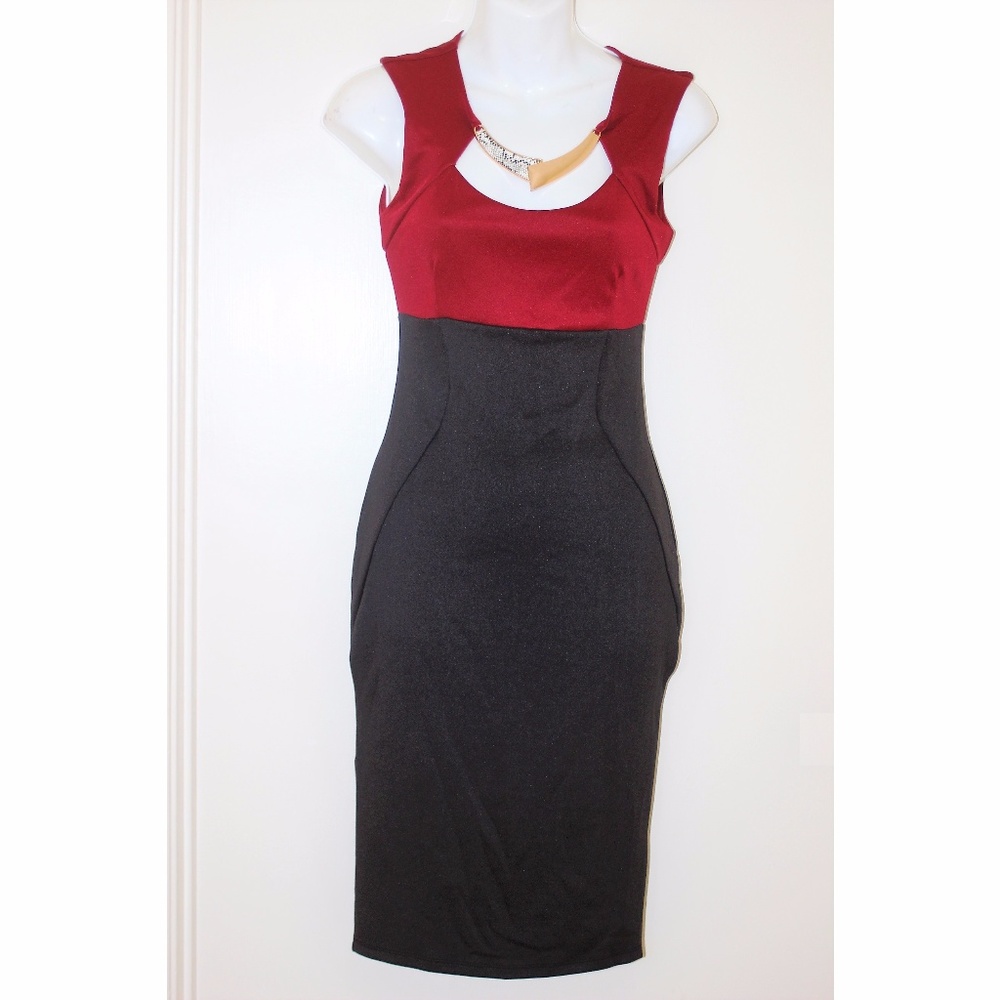 Black and Red Sleeveless Dress