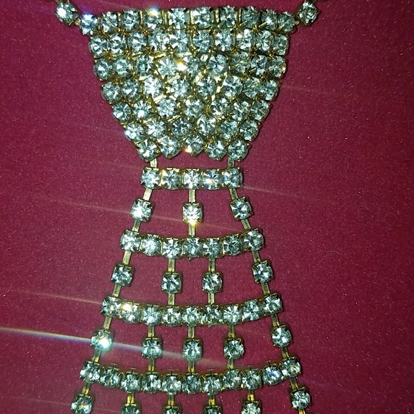 Jeweled tie choker length necklace on gold chain - Picture 4 of 8