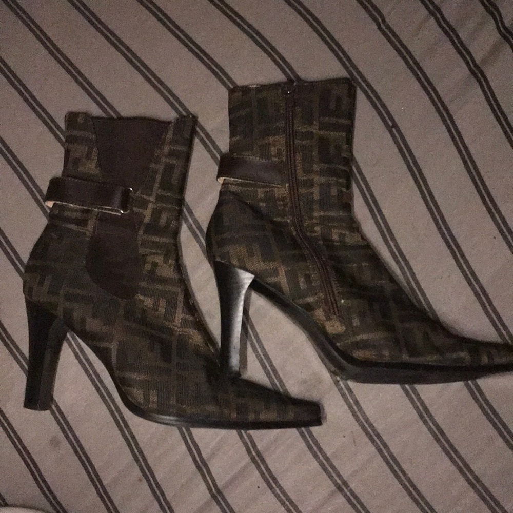 Vintage Fendi Singinture boots