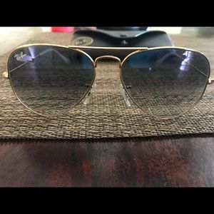 Ray-ban Ladies aviator 3025 sunglasses. 001/3F.