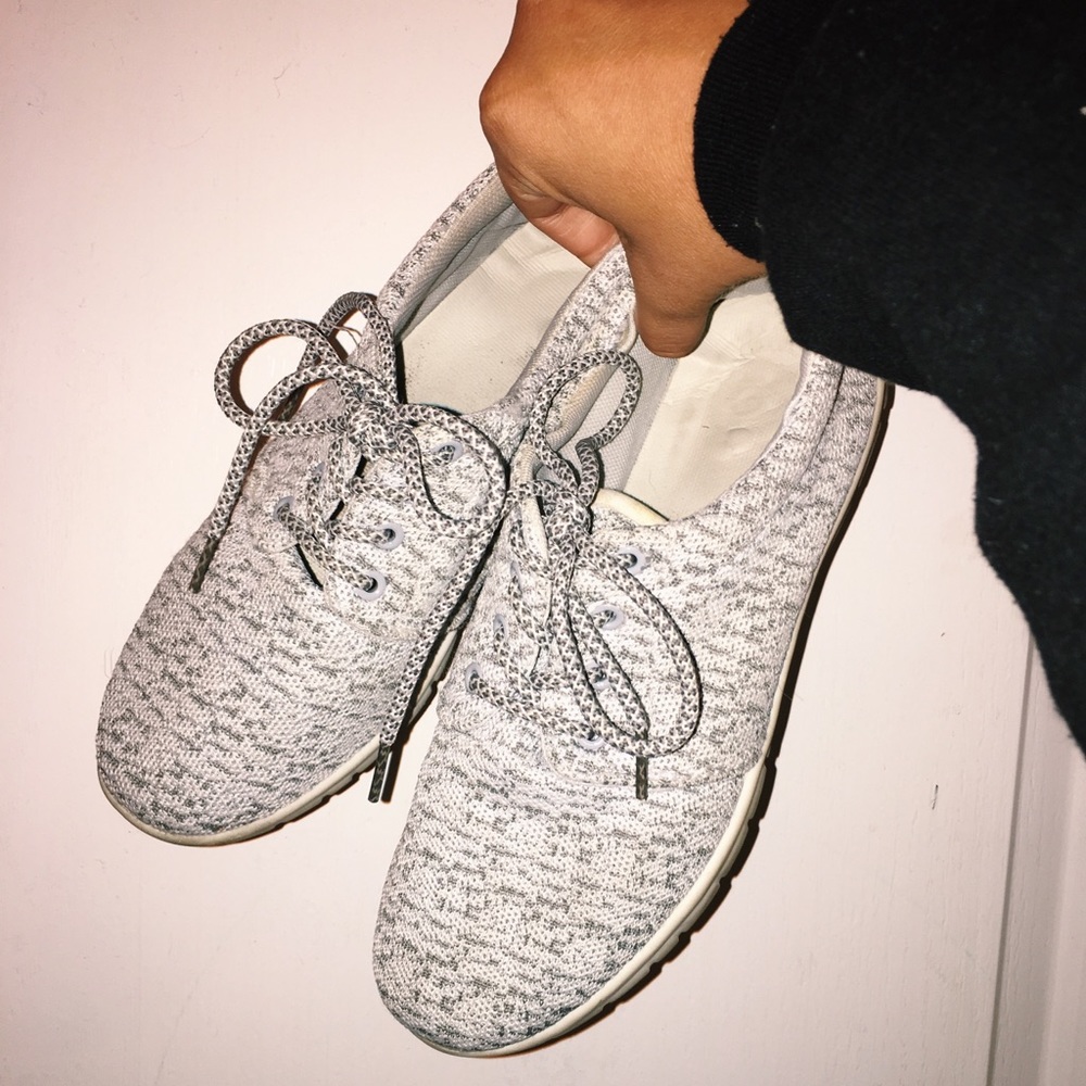 • cool pattern athletic shoes •