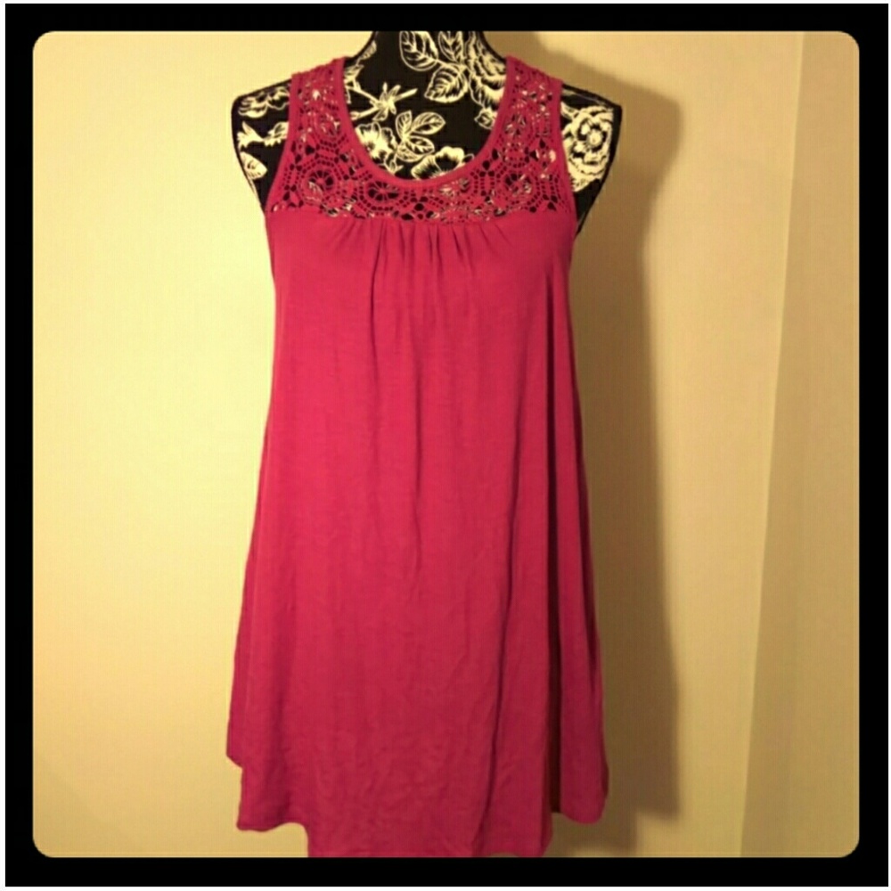 Beautiful Magenta Liz Lange Maternity lace tanktop