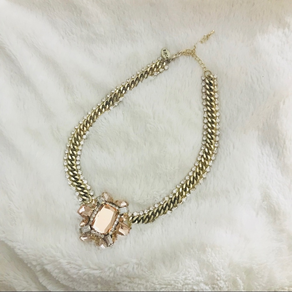 Dramatic statement piece necklace