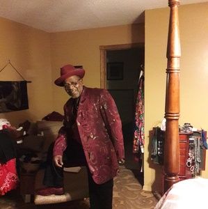 Meet your Posher, Clarence