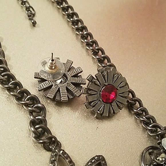 Dark chrome necklace & earring set w/ red stones - Picture 5 of 8