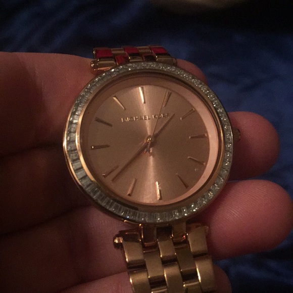 Rose gold Michael Kors watcch - Picture 2 of 2
