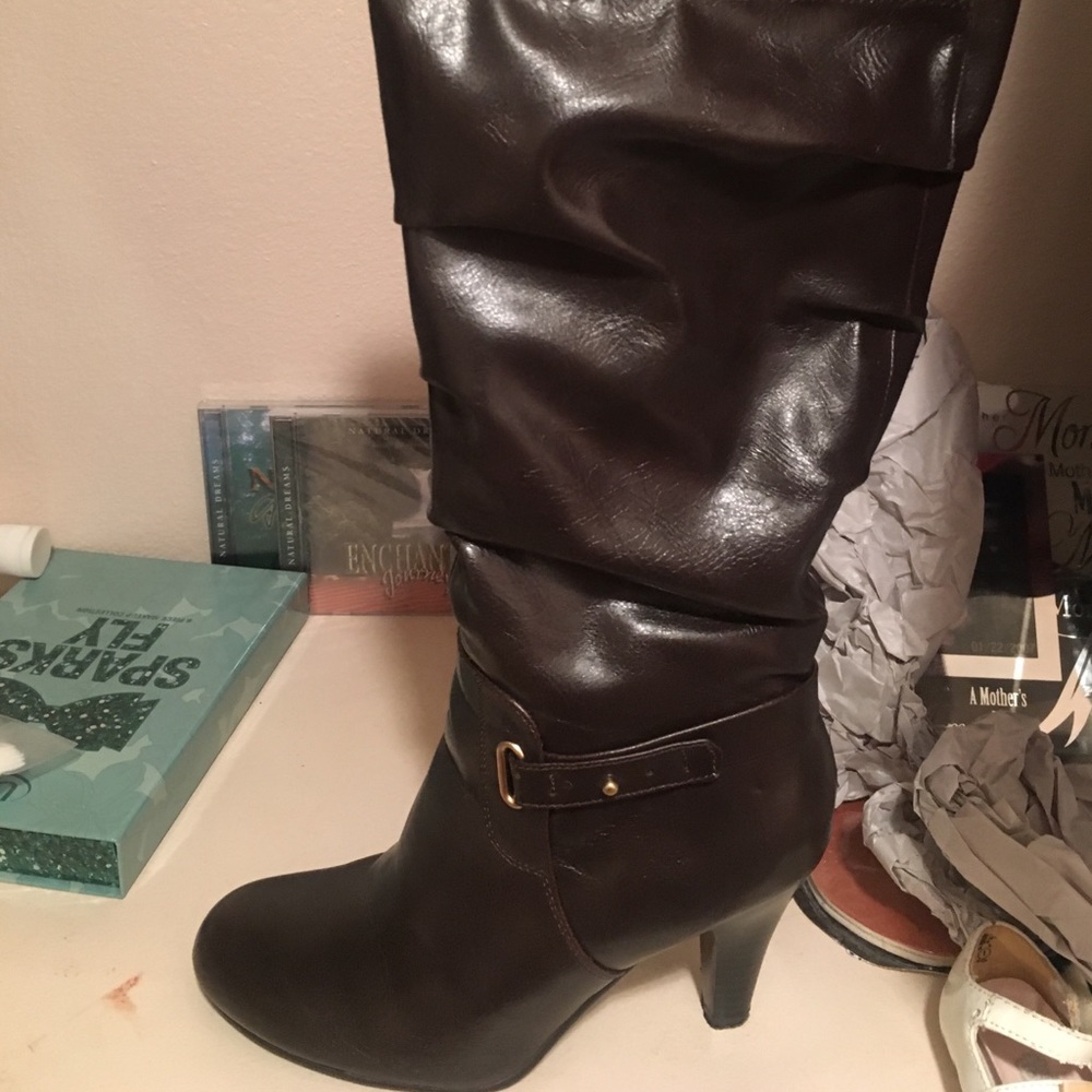 Guess boots