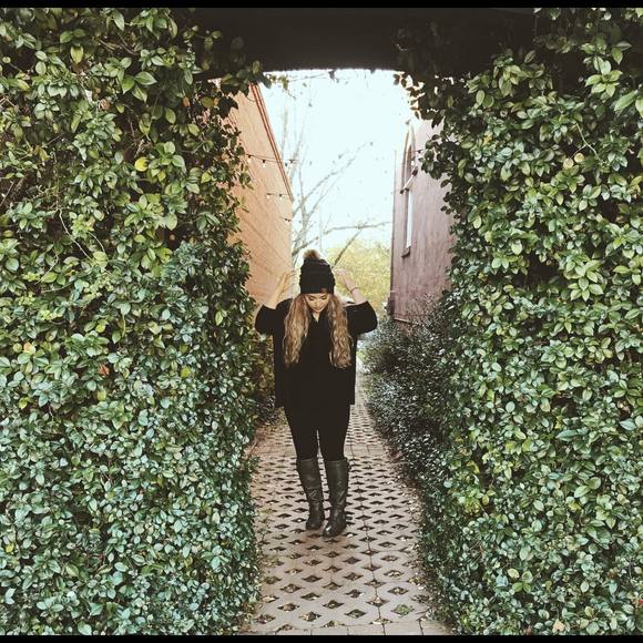 Meet your Posher, Hannah - Picture 1 of 1