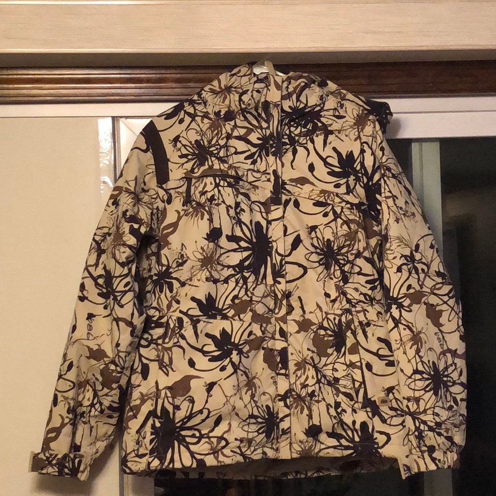 686 Woman’s snowboarding jacket