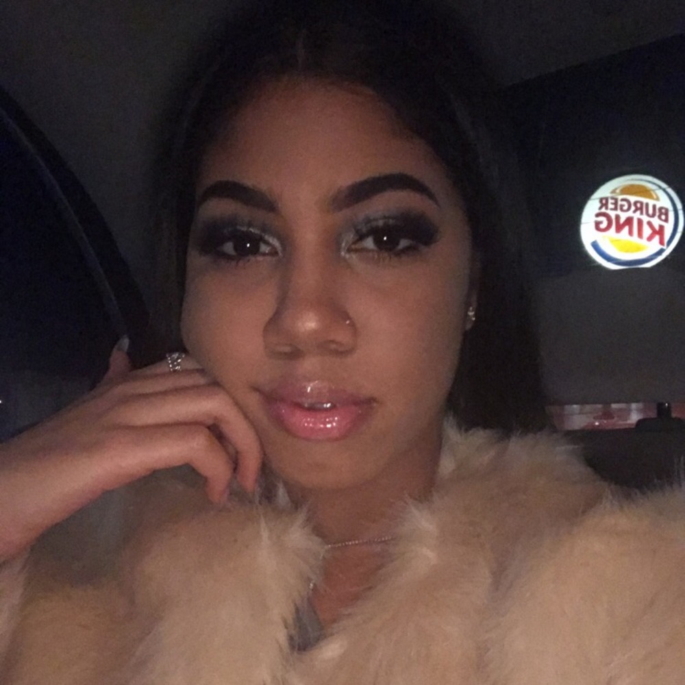 Meet your Posher, Ceren