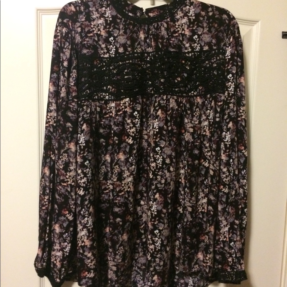 Cato 22/24 long sleeve floral blouse