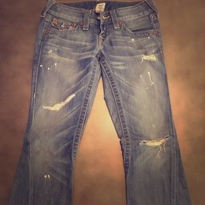 Gorgeous distressed True Religion women S.27 jeans